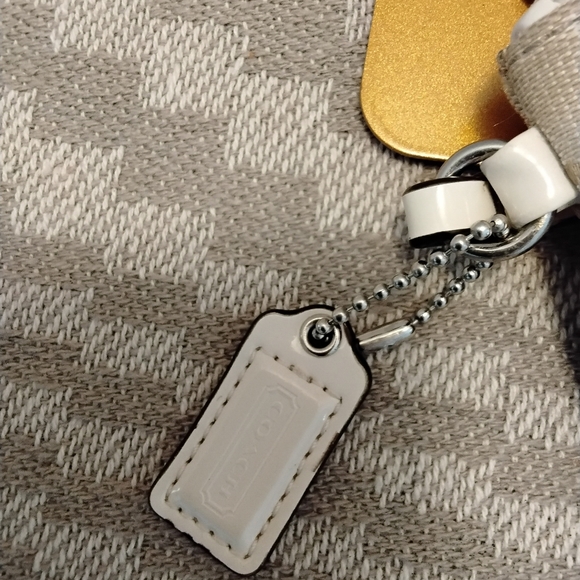 Coach bundle featuring a mix of classic signature and leather pieces - Picture 6 of 10